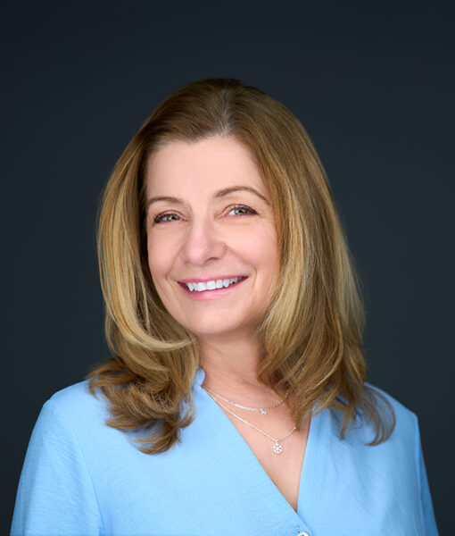 Donna McWhirter headshot